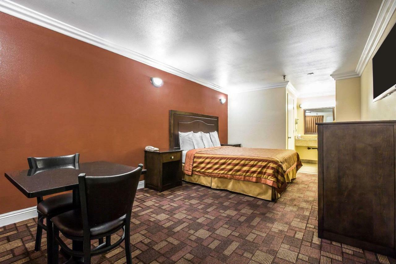 Econo Lodge Pico Rivera Extérieur photo